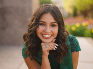 Portrait photo of Lauren Gil