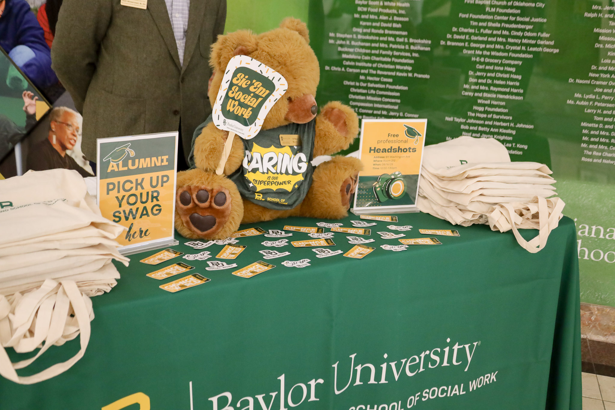 Garland Graduation Reception Decor