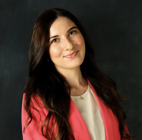 ava_margolis_omsw_alum headshot